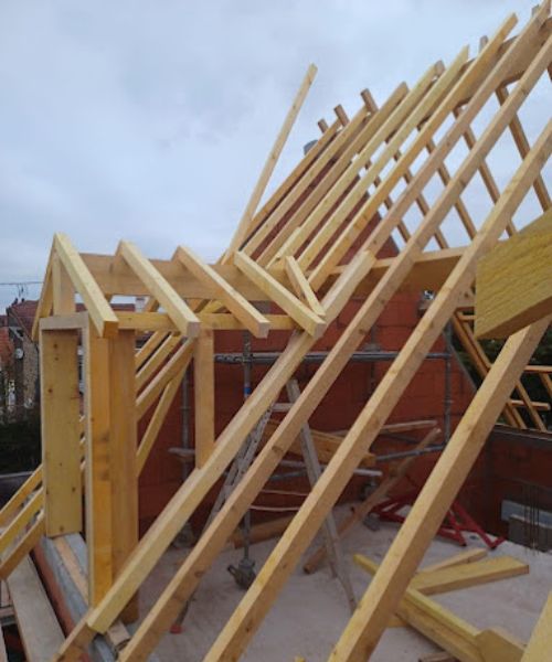Construction de charpente bois neuve par artisan couvreur