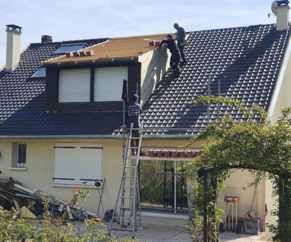 Rénovation de toiture en tuiles sur pavillon à Yerres par DGM Couverture